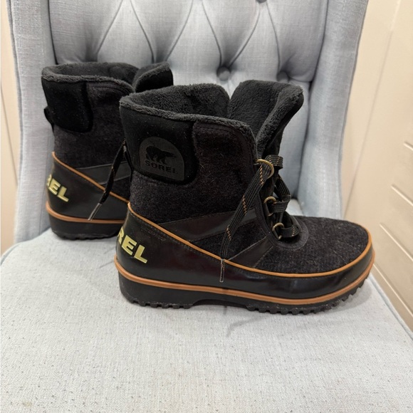 Sorel Tivoli III Winter Boots - Picture 1 of 6